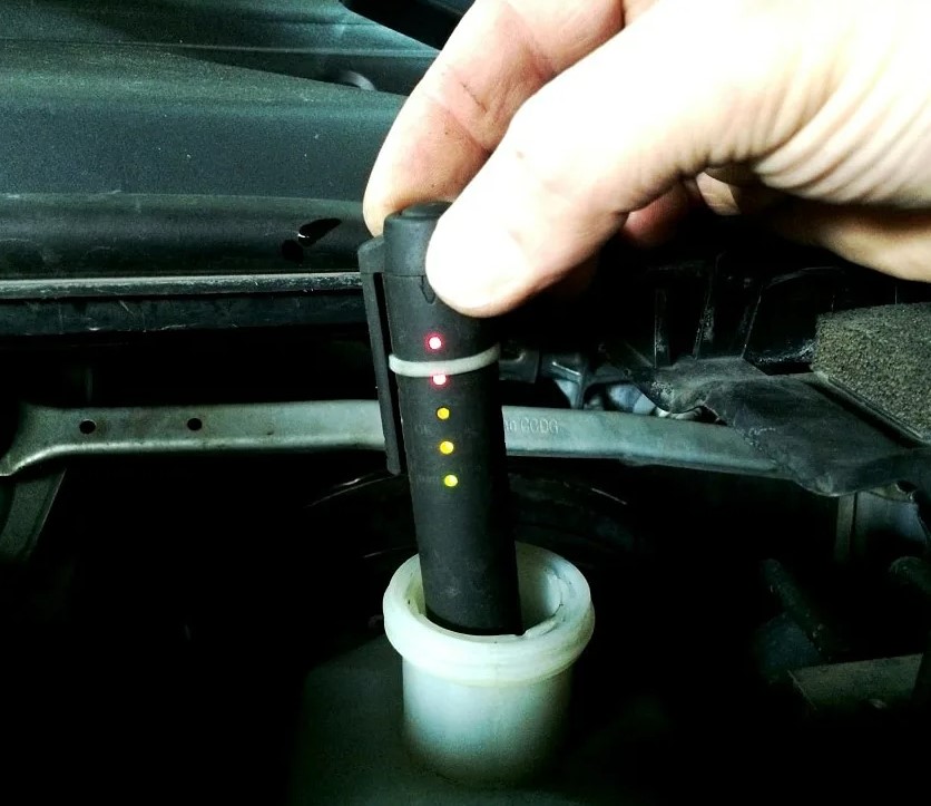 Замена тормозной жидкости Range Rover 2010