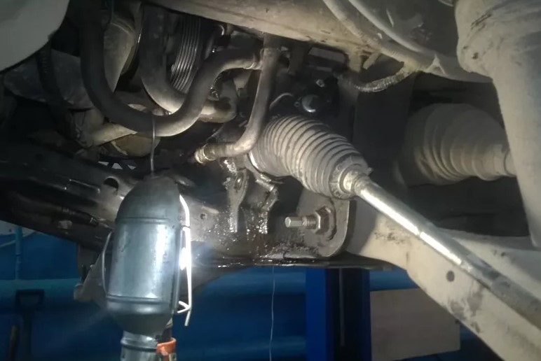 Снятие и установка рулевой рейки Range Rover Sport 2014