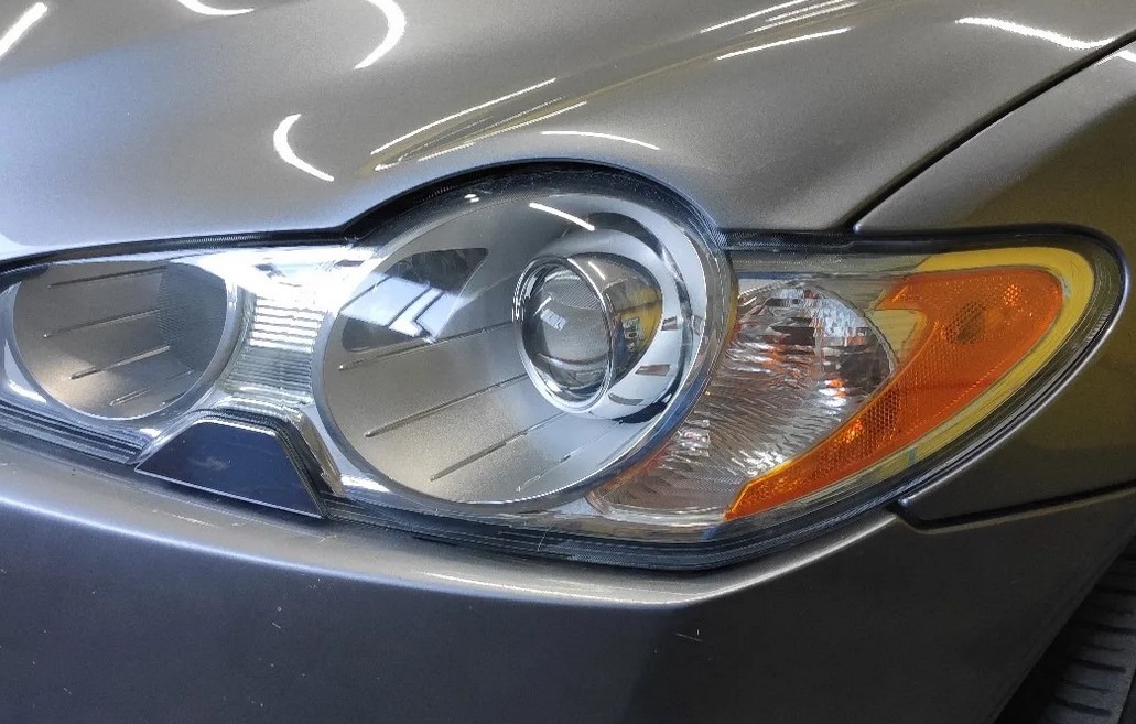 Замена лампы фары Jaguar XF