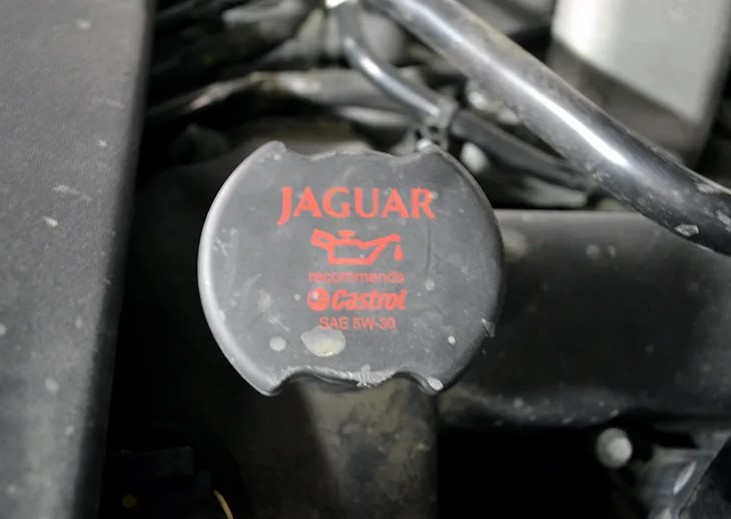 Замена масла ДВС Jaguar XJ