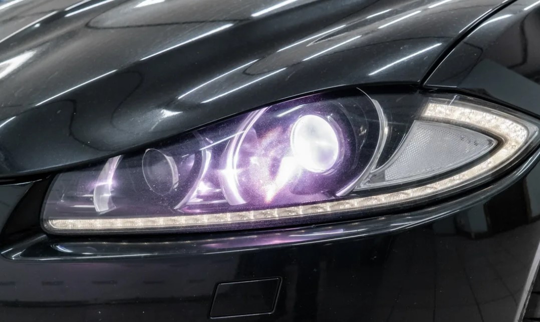 Замена лампы фары Jaguar XF с 2016